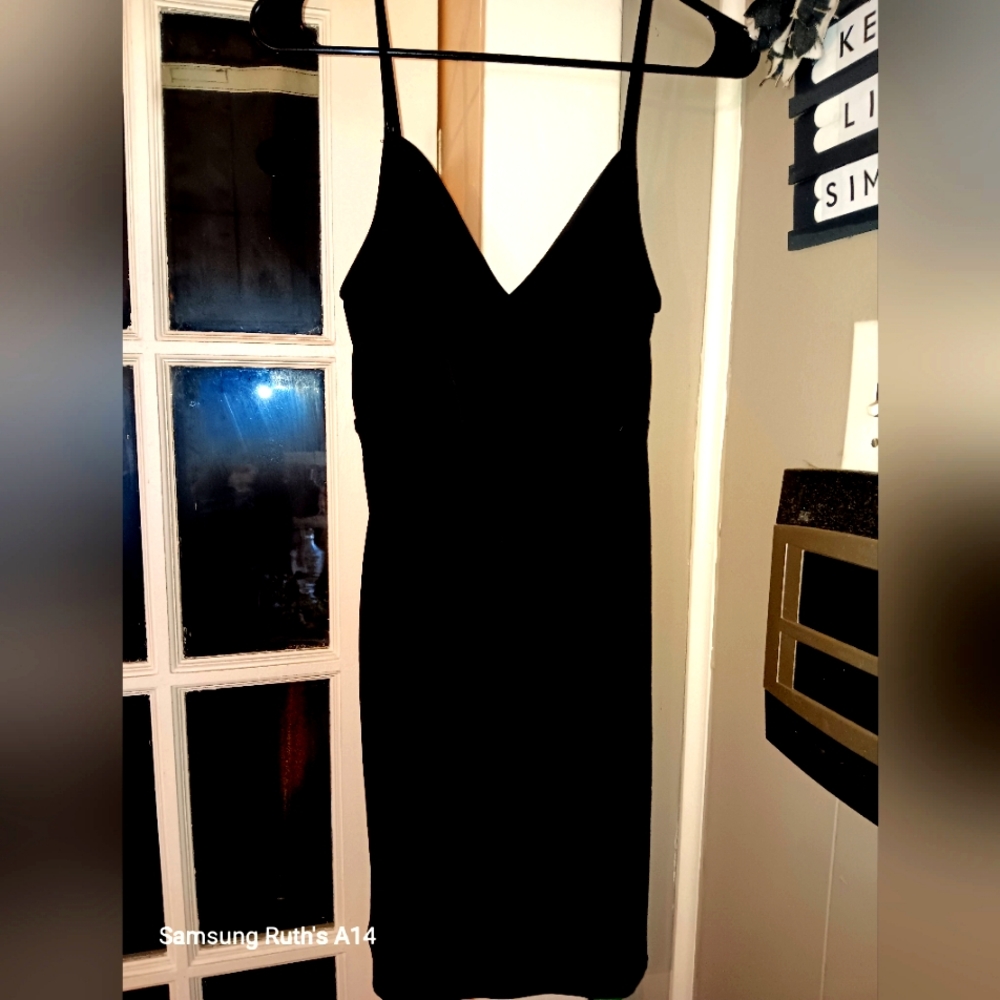 FOREVER 21 Casual Little Black🖤 Dress 🫢